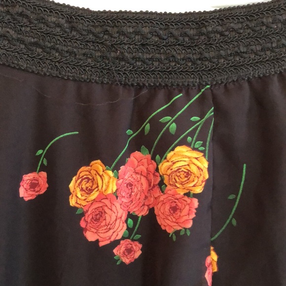 Dare 100% Polyester sheer 3xl black and pink floral with black lining maxi skirt - Picture 3 of 7